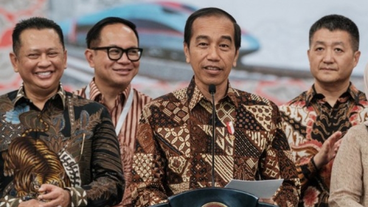 Indonésie: loi électorale modifiée, le fils du président pourra se présenter en 2024