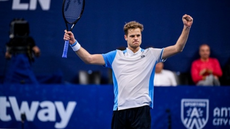 Yannick Hanfmann bat Dominic Thiem et complète le tableau des quarts