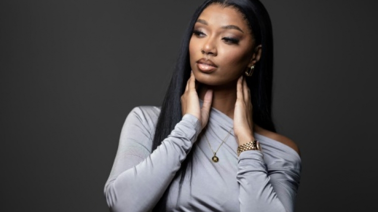 Ronisia, l'éternelle insatisfaction d'une chanteuse au succès fulgurant