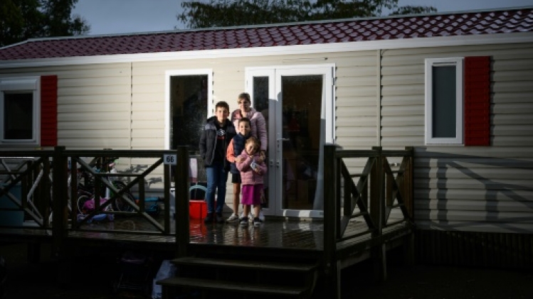 Vivre au camping à l'année, entre budgets serrés et quête de sociabilité