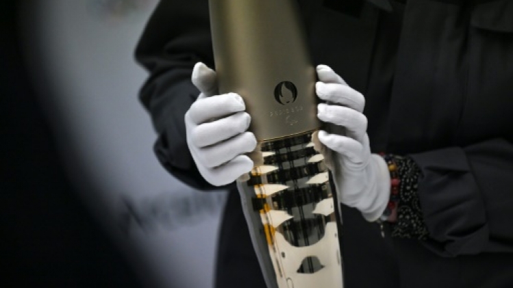 Avant le Tour de France de la flamme olympique, le tour des usines de la torche