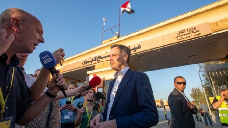 De Croo à la frontière avec Gaza: Nous devons acheminer l'aide de l'autre côté