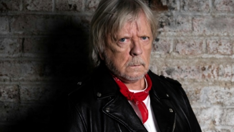 Renaud ne laisse pas béton et passe en symphonique