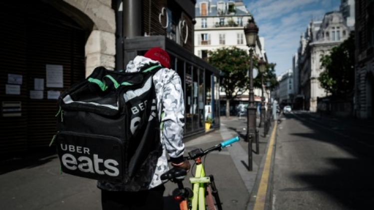Appel à une grève nationale des livreurs notamment Uber Eats, inquiets pour leur rémunération