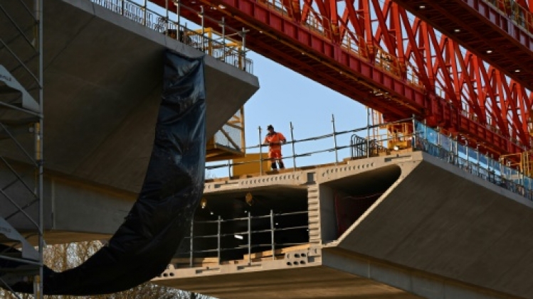 Rail: très belle, mais très chère, la HS2 britannique sort de terre