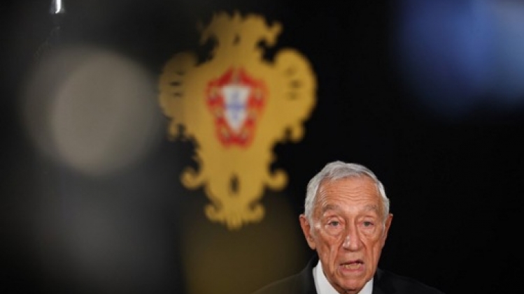 Le président portugais, soupçonné de favoritisme, nie catégoriquement