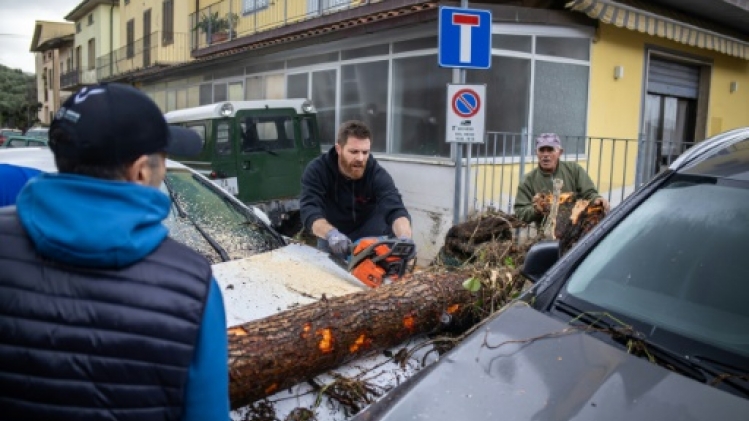 La tempête Ciaran fait au moins 16 morts, l'Italie durement frappée