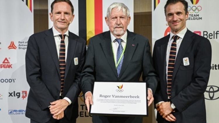 Roger Vanmeerbeek a reçu l'Ordre du Mérite du COIB
