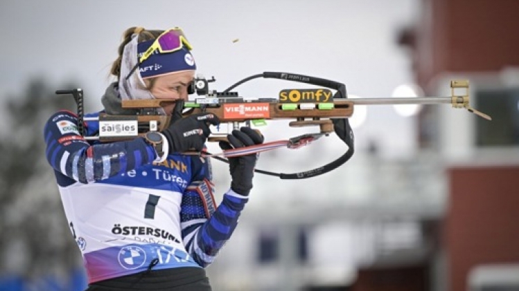 Justine Braisaz-Bouchet gagne le sprint de Lenzerheide, forfait de Lotte Lie, malade
