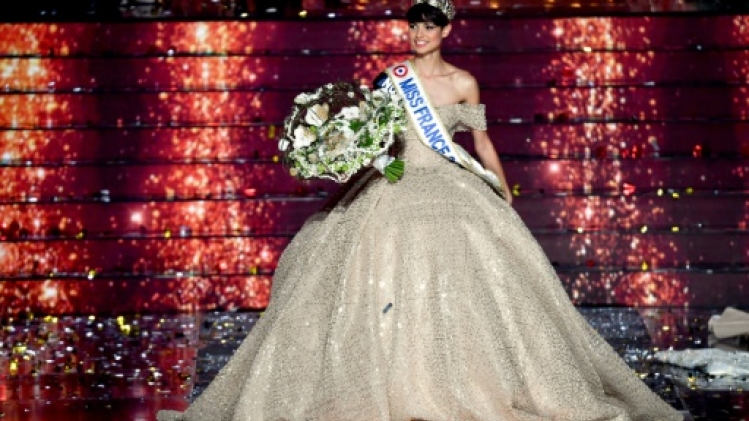 La Miss France 2024, cheveux courts, revendique la diversité de la femme