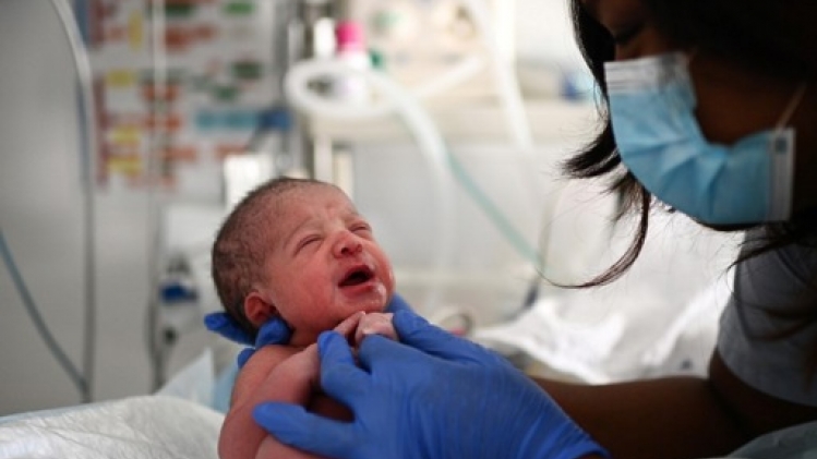 La FWB va limiter le nombre de non-résidents dans les études de sage-femme