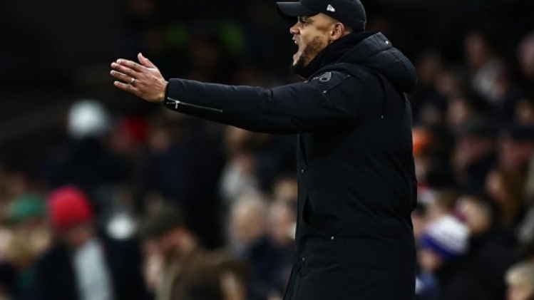 Réduit à dix, Burnley craque en fin de match contre Aston Villa