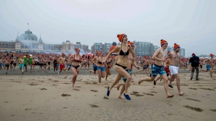 65.000 baigneurs vont braver le froid pour se jeter à l'eau le 1er de l'An aux Pays-Bas