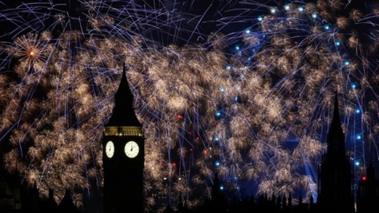 Royaume-Uni: feux d'artifice et douze coups de minuit de Big Ben retransmis sur la BBC