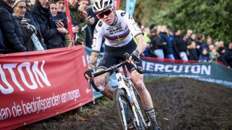 La championne du monde néerlandaise Fem Van Empel remporte le GP Sven Nys