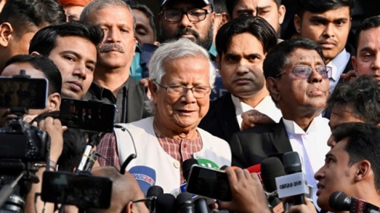 Le prix Nobel de la paix Muhammad Yunus condamné à six mois de prison au Bangladesh