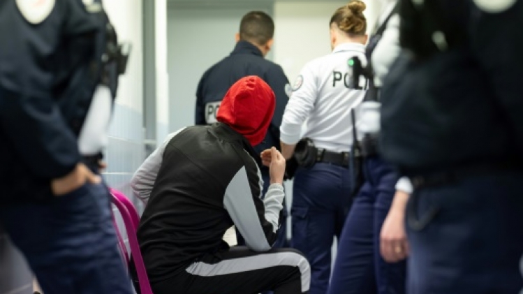 Expulsions d'étrangers: trop de cibles, peu de résultats, selon la Cour des comptes