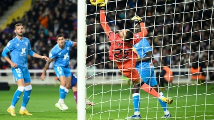 Osasuna enfonce Almeria et Largie Ramazani