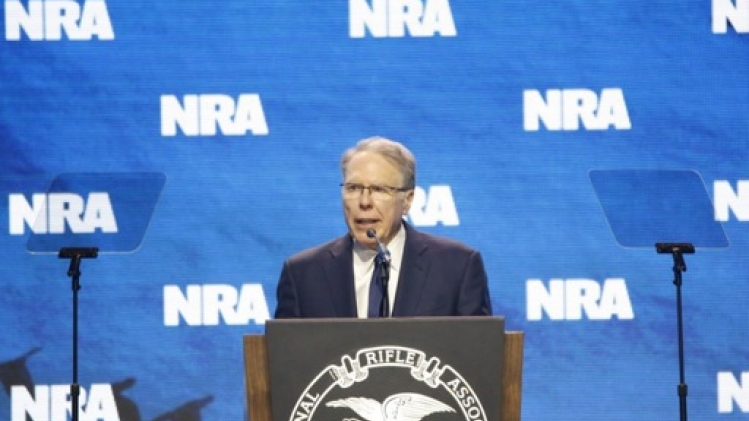 Le patron de la NRA démissionne à quelques jours d'un procès pour corruption