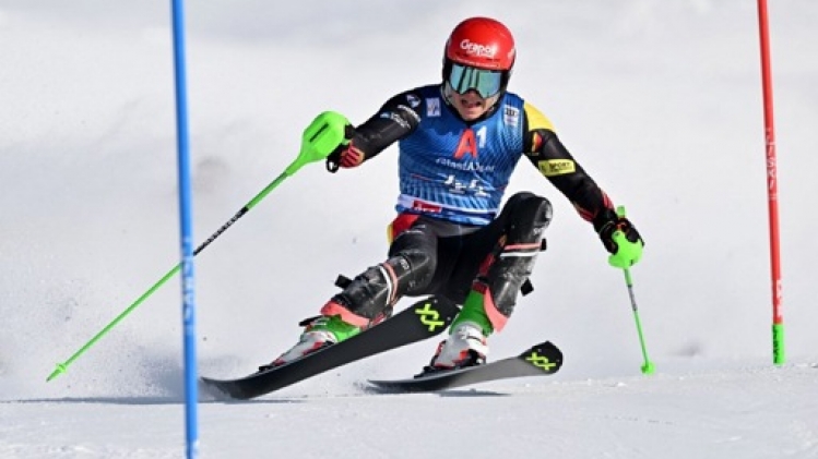 Sam Maes termine 20e du slalom géant d'Adelboden dominé par Marco Odermatt