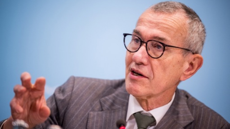 Le durcissement des règles de vente d'alcool et de tabac adoptées en commission