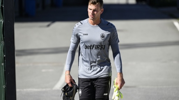 Zulte Waregem attire le gardien de l'Antwerp Ortwin De Wolf