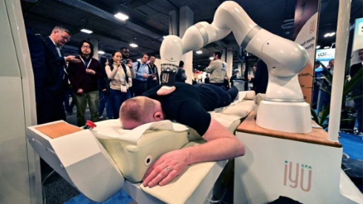 Robots masseurs et engins de chantiers autonomes au CES de Las Vegas