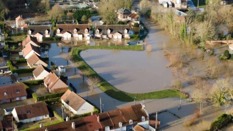 Inondations dans le Pas-de-Calais: plusieurs centaines de personnes manifestent leur ras-le-bol