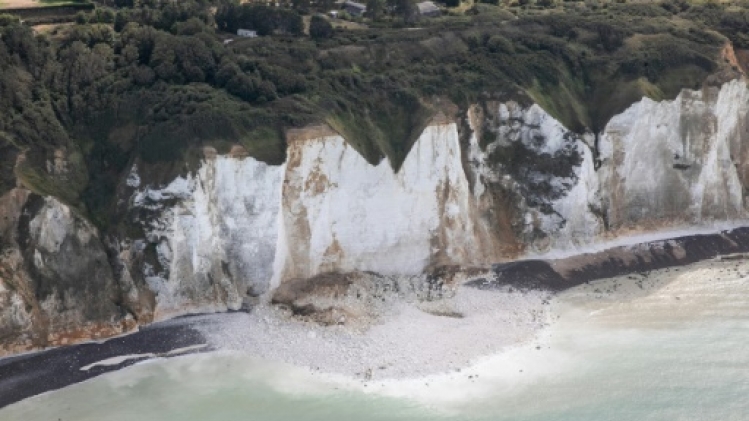 Face à l'érosion de leurs côtes, les communes toujours dans le brouillard