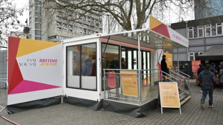 Contre l'antisémitisme, une caravane à travers l'Angleterre