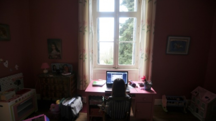 La famille, l'école et internet, incubateurs du sexisme, selon le HCE