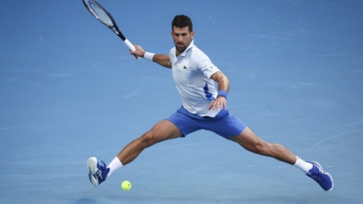 Novak Djokovic émerge contre Taylor Fritz après quinze premières balles de break manquées