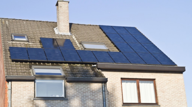 Moins de certificats verts pour les grosses installations photovoltaïques à Bruxelles