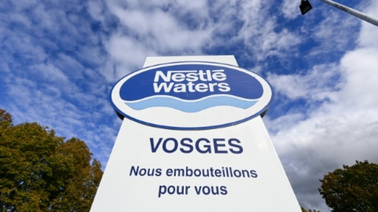 Eaux minérales: Nestlé assure avoir intensifié la surveillance de ses forages français