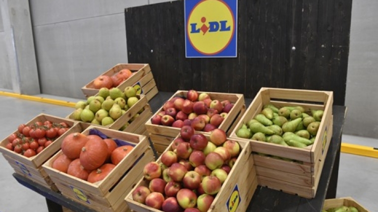 Des agriculteurs bloquent aussi un centre de distribution de Lidl à Wevelgem