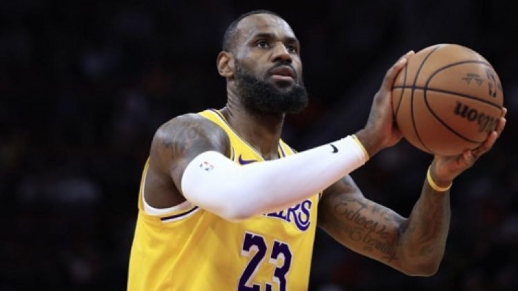 Denver se joue de Miami, LeBron James proche des 40.000 points