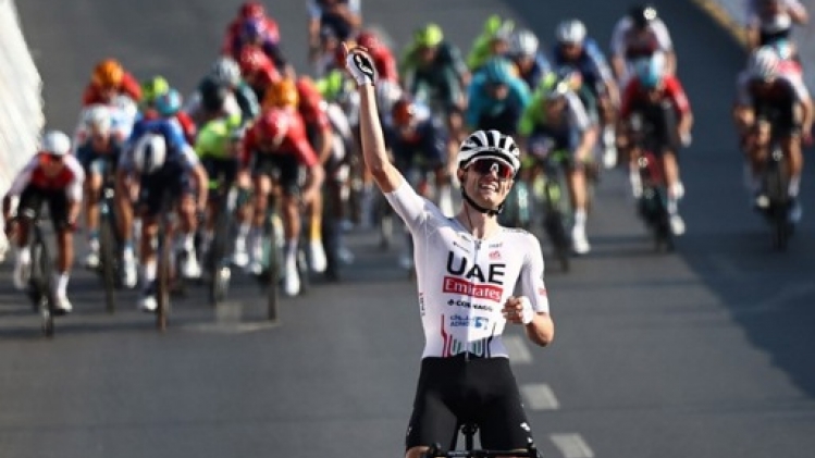 Finn Fisher-Black dompte la montée finale et prend la tête du général