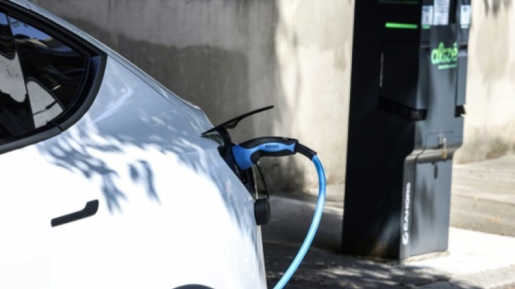 Voiture électrique à 100 euros par mois: objectif initial dépassé, l'Etat met fin à l'édition 2024