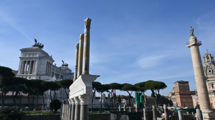 L'imposante colonnade de la basilique de Trajan renaît à Rome
