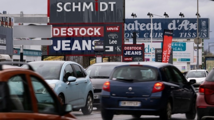 Voitures électriques: le leasing social prend fin pour 2024, les bonus restent