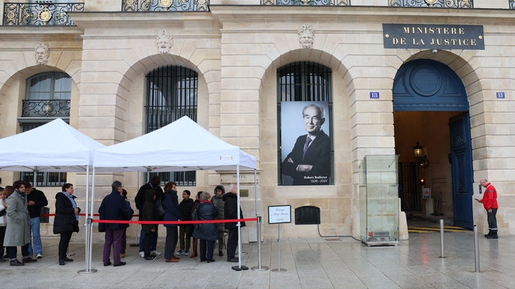 hommage-national-badinter