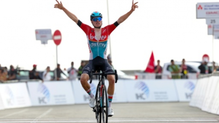 Cyclisme: le jeune Belge Van Eetvelt succède à Evenepoel au palmarès de l'UAE Tour