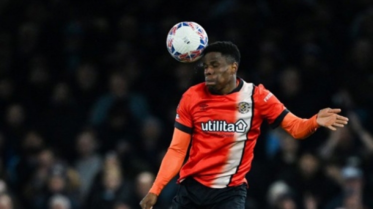 Luton Town battu par Aston Villa, Wolfsburg toujours en quête de victoire en 2024