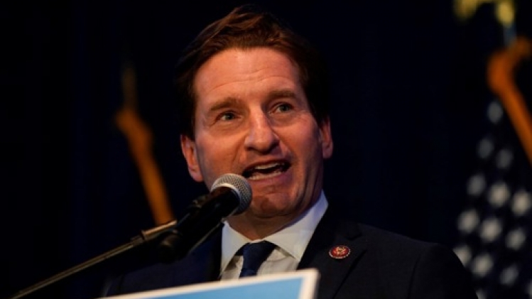 Le démocrate Dean Phillips se retire de la course