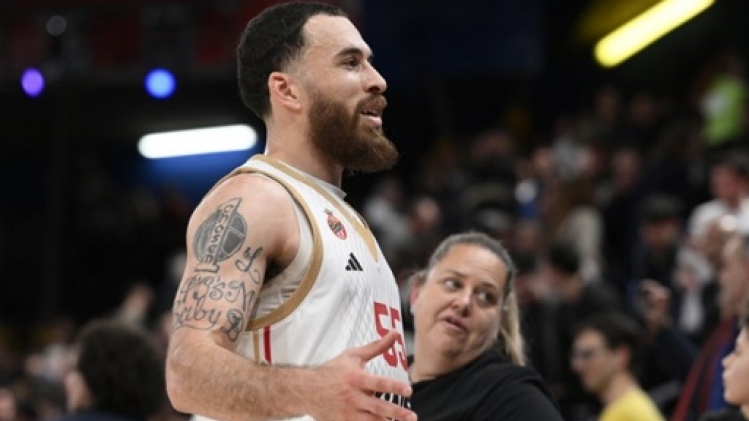 Mike James devient le meilleur marqueur de l'histoire de la compétition