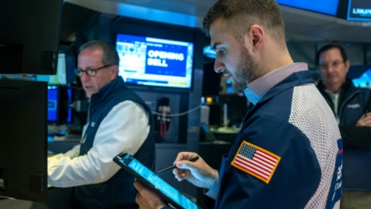 Wall Street termine en hausse, nouveau record en clôture pour le S&P 500