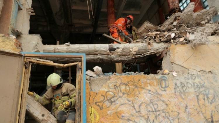 Ukraine: la Russie touche Odessa, Zelensky réclame des systèmes de défense aérienne