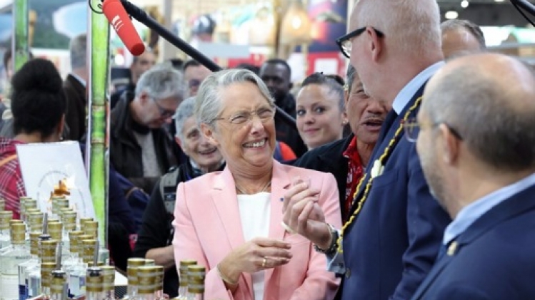 Elisabeth Borne dénonce le sexisme insidieux de la politique française