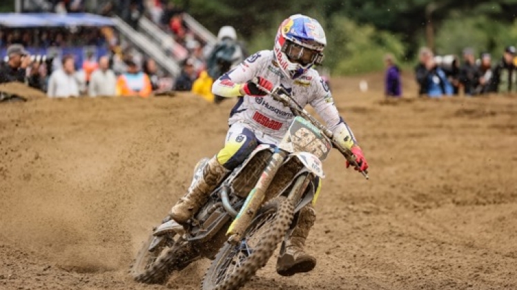 Lucas Coenen remporte la première manche du GP de France en MX2