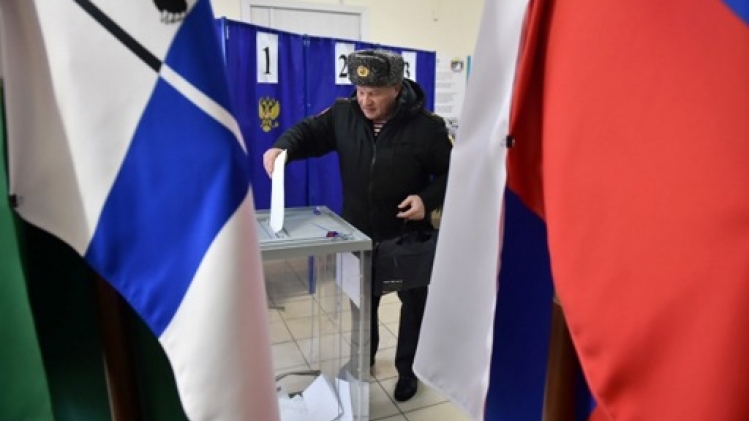 Les Russes commencent à se rendre aux urnes